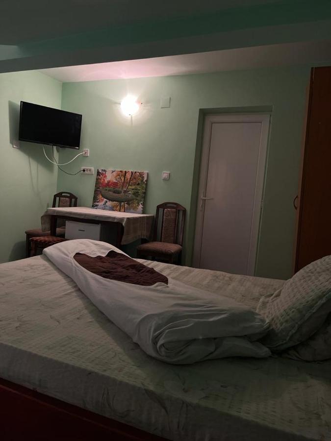 Casa Dina Hotel Байле Херкулане Екстериор снимка